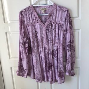 Lavender print lightweight blouse / crochet trim